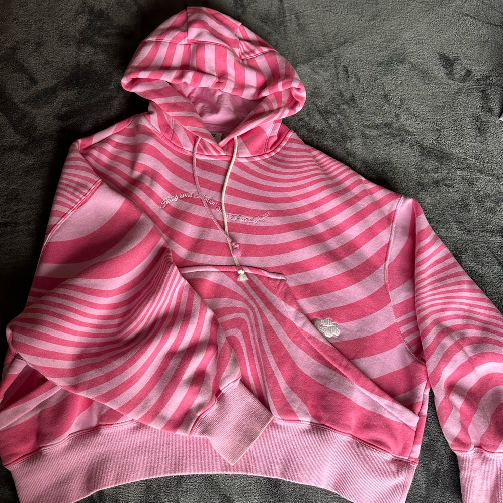 Nike Pink Icicle Stripe ‘Mind Over Matter’
Hoodie